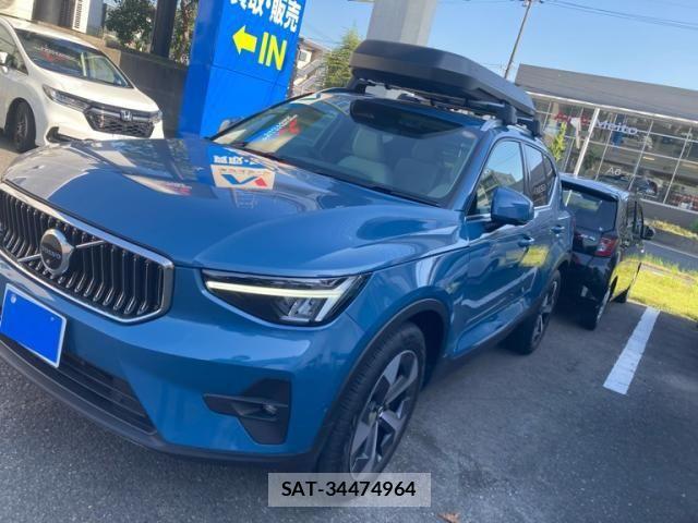 Volvo XC40 2022-10 8369636-2