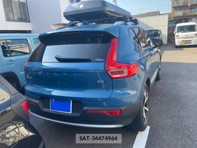Volvo XC40 2022-10 8369636-3