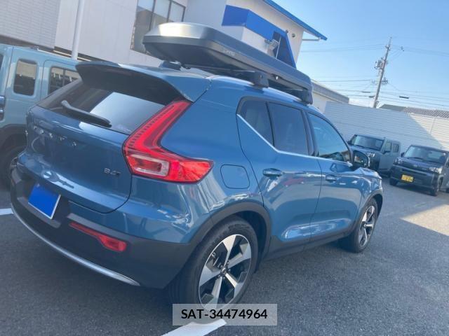 Volvo XC40 2022-10 8369636-4