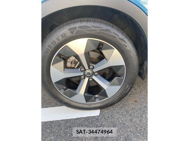 Volvo XC40 2022-10 8369636-6