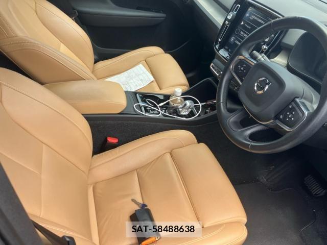 Volvo XC40 2021-08 8372345-9