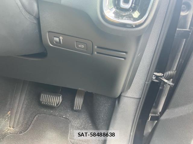 Volvo XC40 2021-08 8372345-11