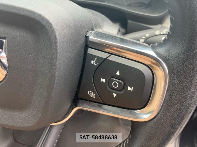 Volvo XC40 2021-08 8372345-13
