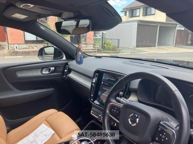 Volvo XC40 2021-08 8372345-15