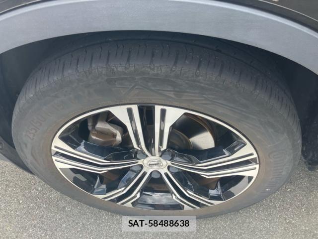 Volvo XC40 2021-08 8372345-7