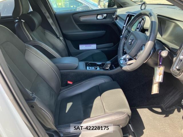Volvo XC40 2020-07 8372347-12