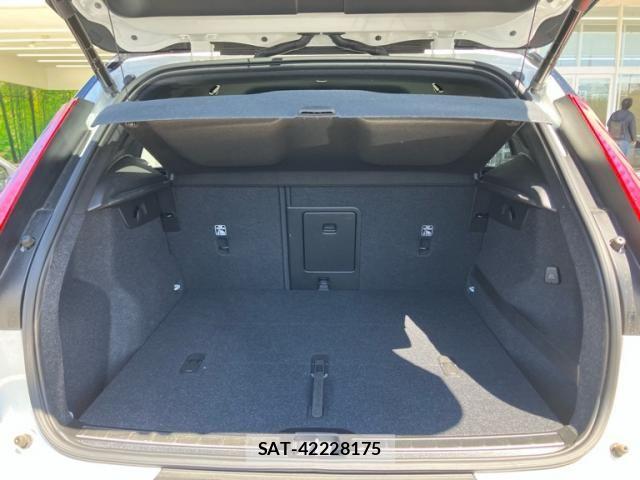 Volvo XC40 2020-07 8372347-14