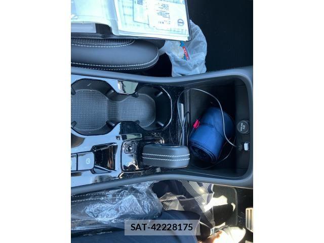 Volvo XC40 2020-07 8372347-22