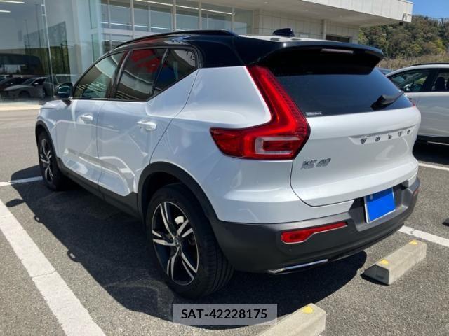Volvo XC40 2020-07 8372347-4
