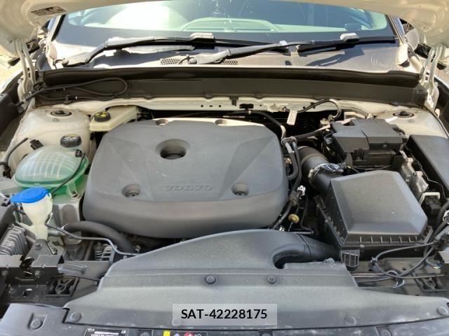 Volvo XC40 2020-07 8372347-8