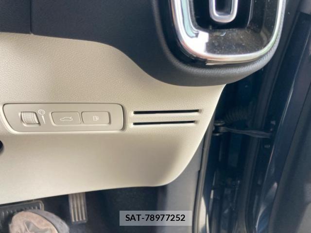 Volvo XC40 2021-02 8415732-13