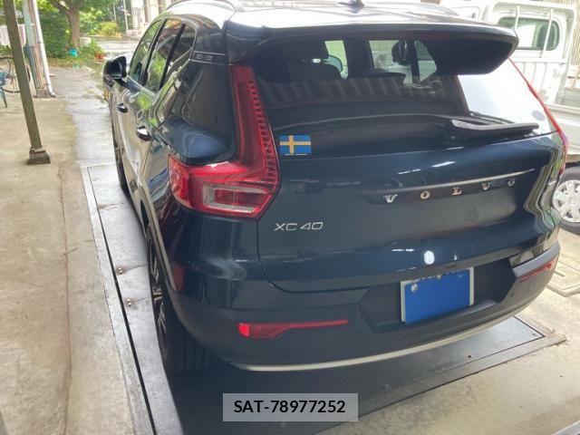 Volvo XC40 2021-02 8415732-3