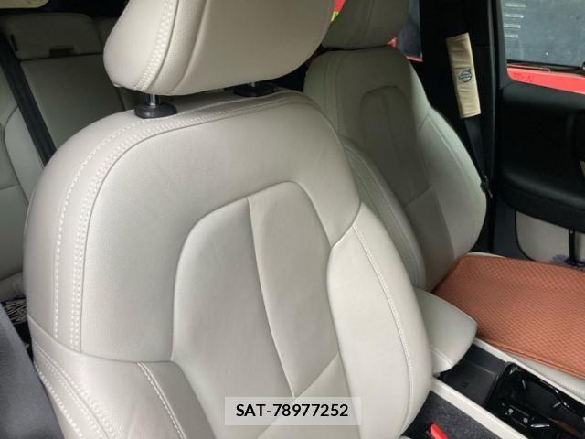 Volvo XC40 2021-02 8415732-6