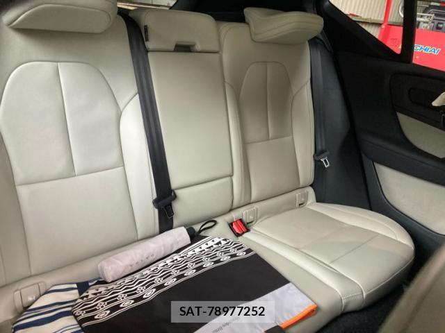Volvo XC40 2021-02 8415732-7