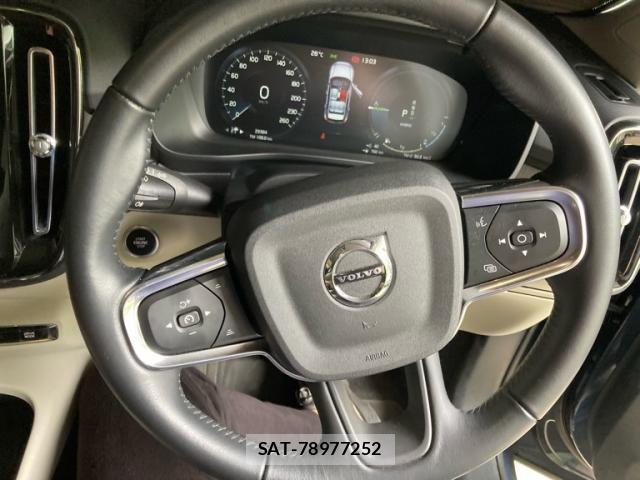 Volvo XC40 2021-02 8415732-8