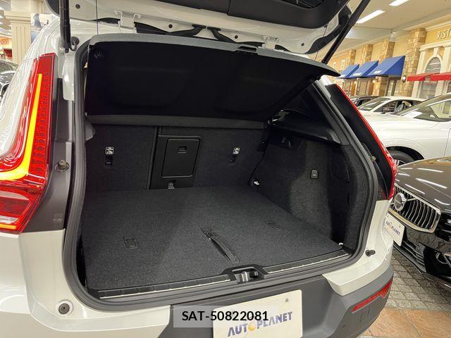 Volvo XC40 2021-04 8415733-5