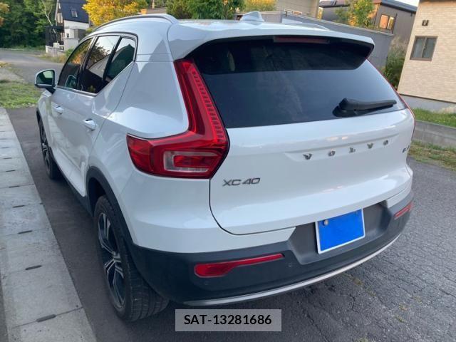 Volvo XC40 2021-12 8458729-10