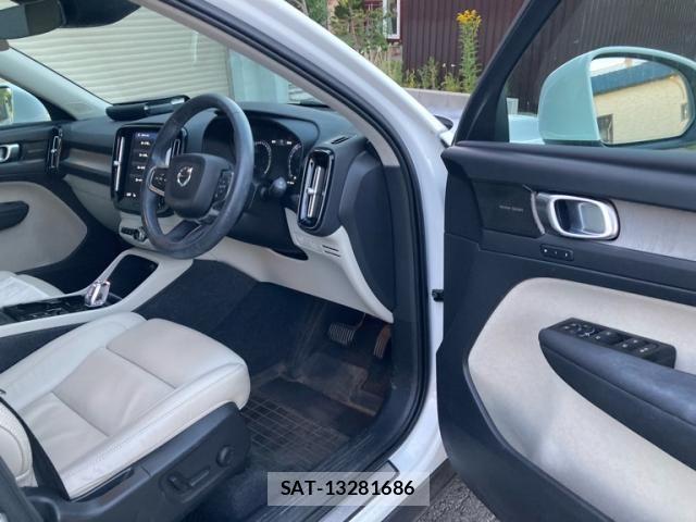Volvo XC40 2021-12 8458729-14
