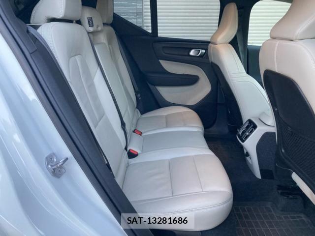 Volvo XC40 2021-12 8458729-16