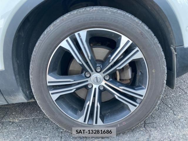 Volvo XC40 2021-12 8458729-5