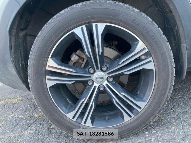Volvo XC40 2021-12 8458729-6