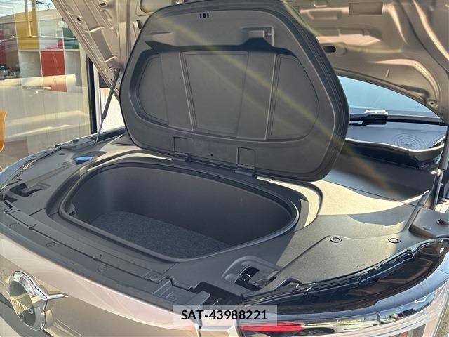 Volvo XC40 2022-12 8528087-9