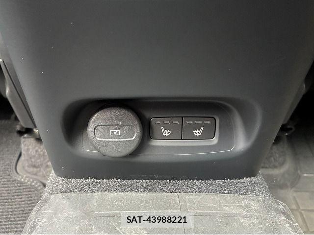 Volvo XC40 2022-12 8528087-23