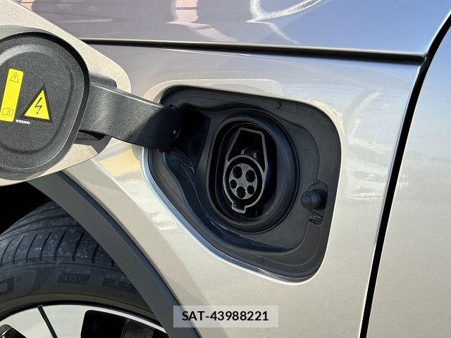 Volvo XC40 2022-12 8528087-28