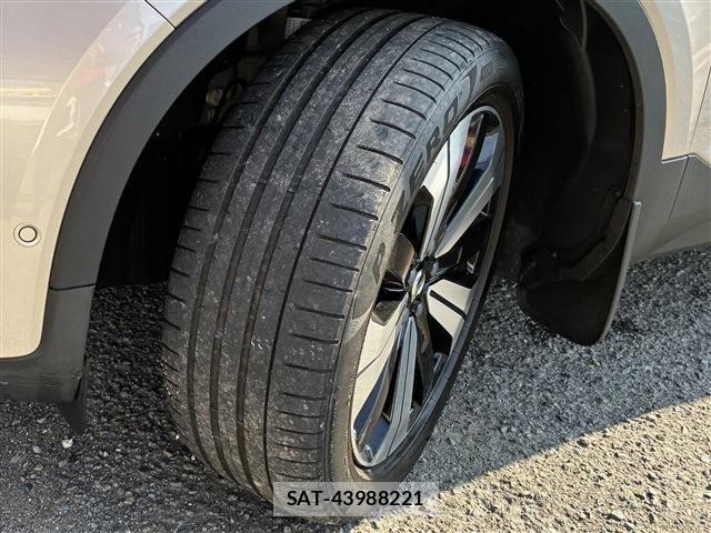 Volvo XC40 2022-12 8528087-8