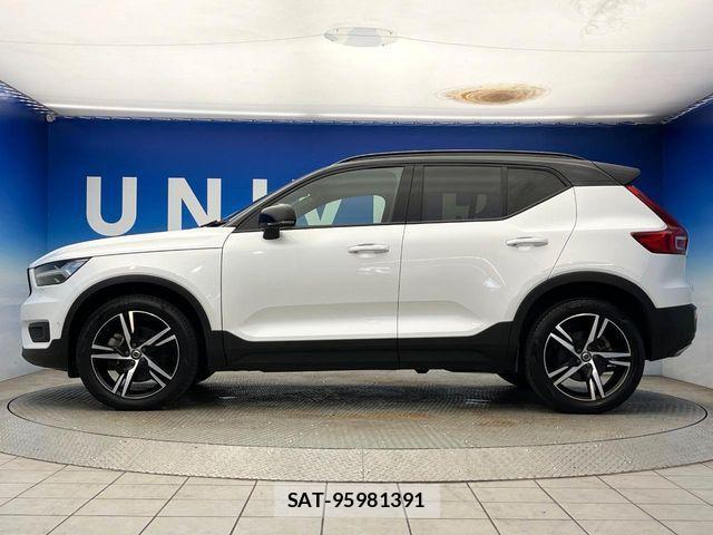 Volvo XC40 2019-11 8528086-17