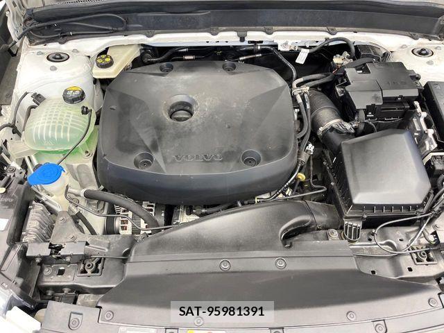 Volvo XC40 2019-11 8528086-18