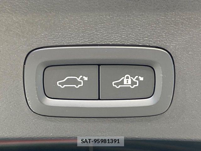 Volvo XC40 2019-11 8528086-3