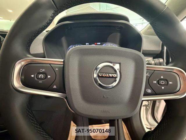 Volvo XC40 2021-11 8564010-13