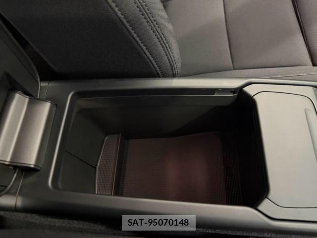 Volvo XC40 2021-11 8564010-21