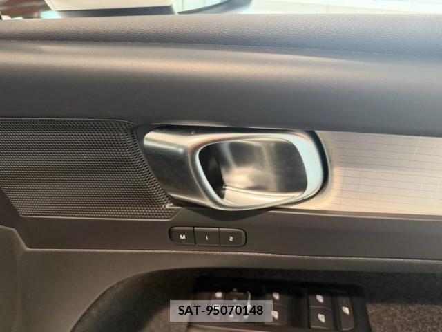 Volvo XC40 2021-11 8564010-27