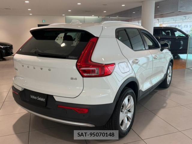 Volvo XC40 2021-11 8564010-2