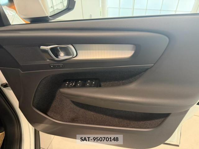 Volvo XC40 2021-11 8564010-29