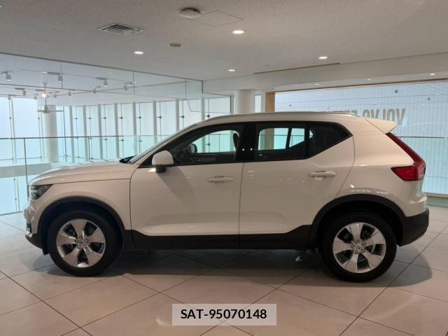 Volvo XC40 2021-11 8564010-3