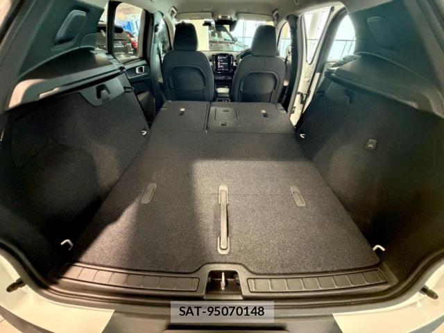 Volvo XC40 2021-11 8564010-4