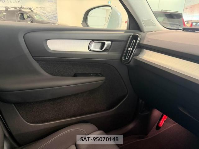 Volvo XC40 2021-11 8564010-5