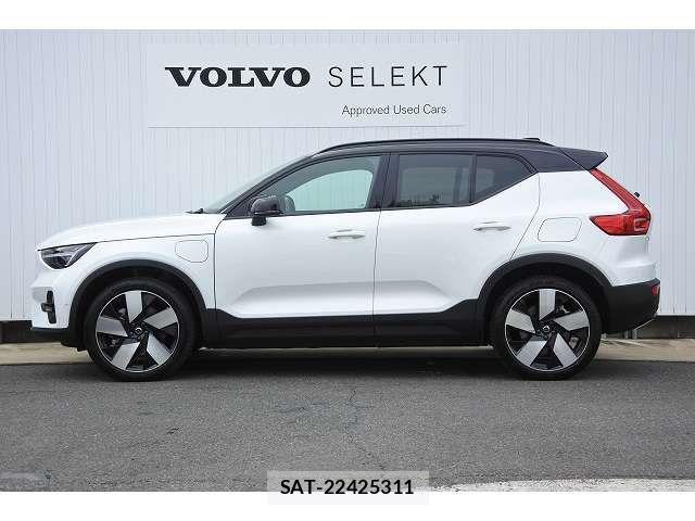 Volvo XC40 2023-07 8564008-11