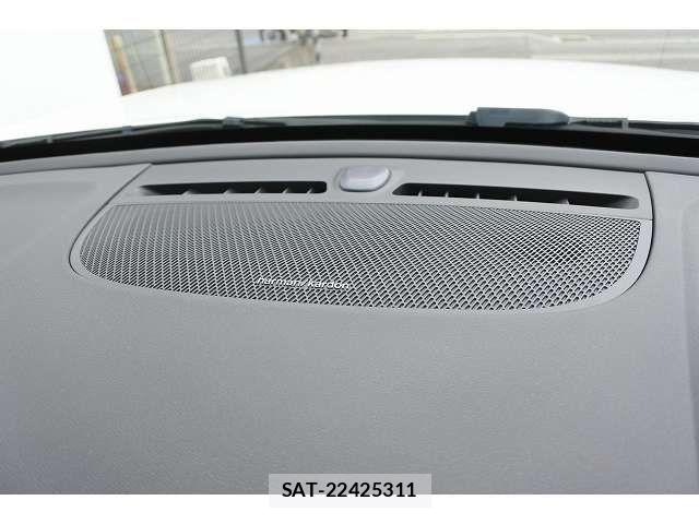 Volvo XC40 2023-07 8564008-4