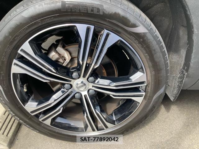 Volvo XC40 2020-09 8564009-9
