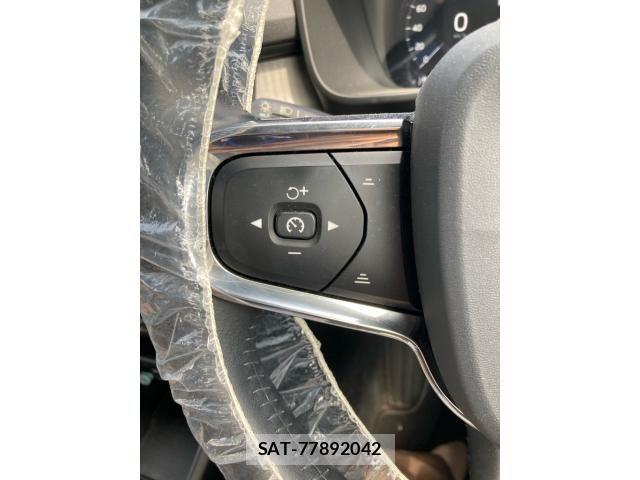 Volvo XC40 2020-09 8564009-20