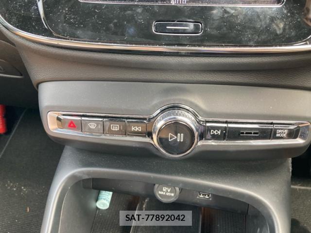 Volvo XC40 2020-09 8564009-26