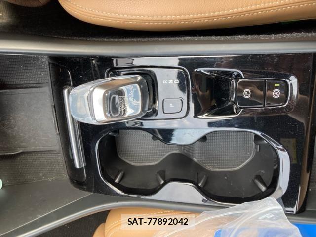 Volvo XC40 2020-09 8564009-27
