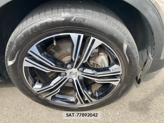 Volvo XC40 2020-09 8564009-8