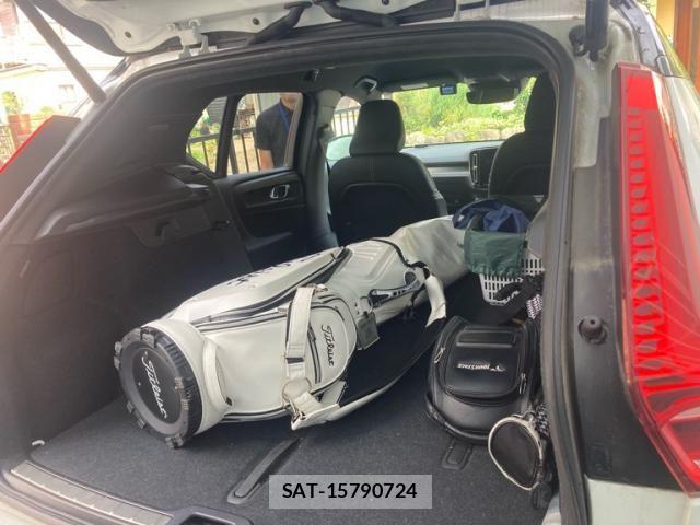 Volvo XC40 2019-11 8564011-12