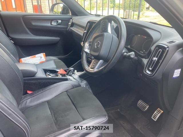 Volvo XC40 2019-11 8564011-13