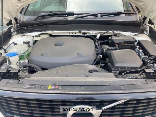 Volvo XC40 2019-11 8564011-16